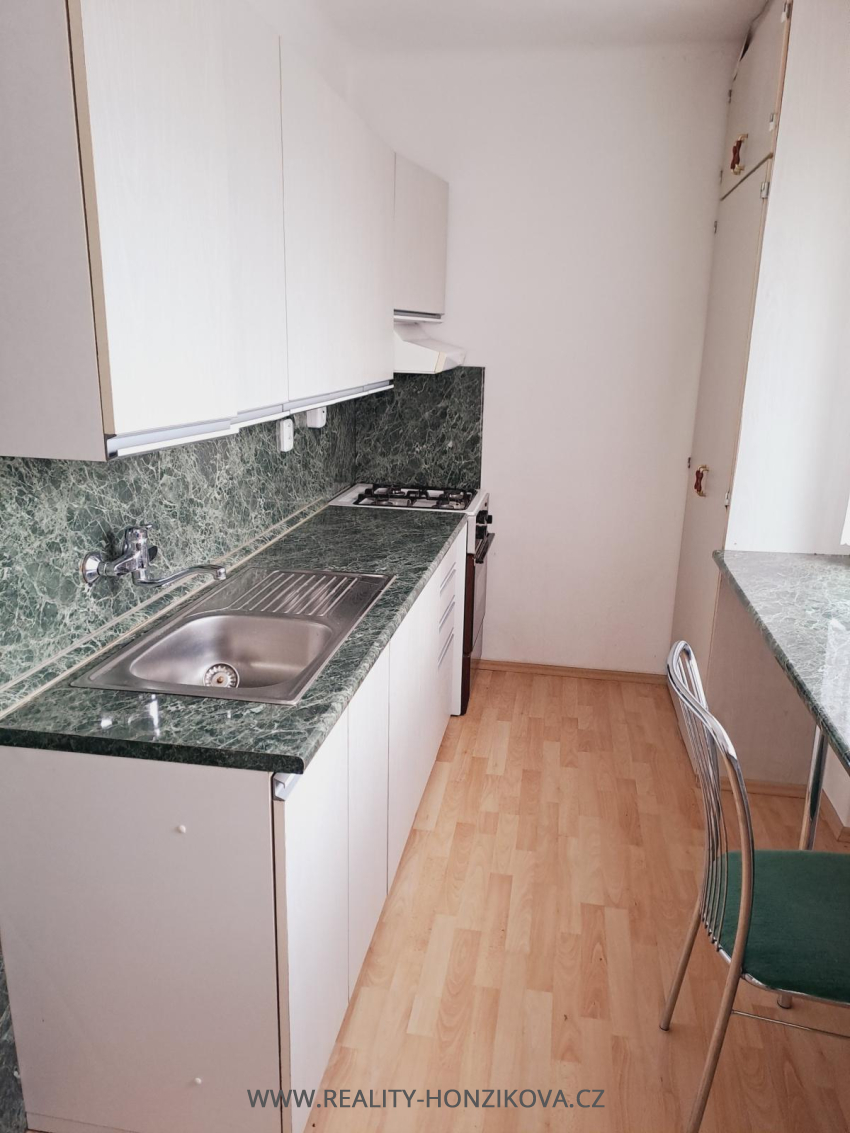 Pronájem, byt 3+1, 70m2, ul. Farní, Štěnovice