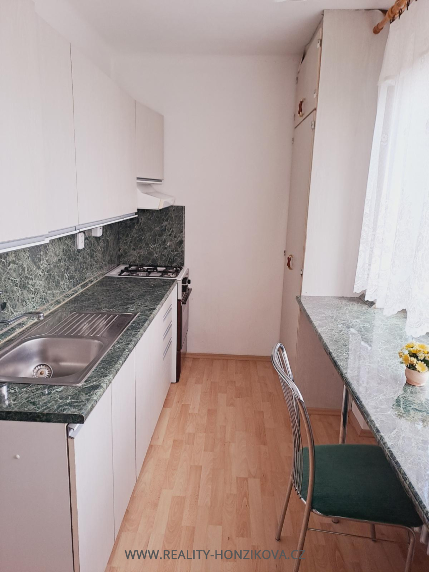 Pronájem, byt 3+1, 70m2, ul. Farní, Štěnovice