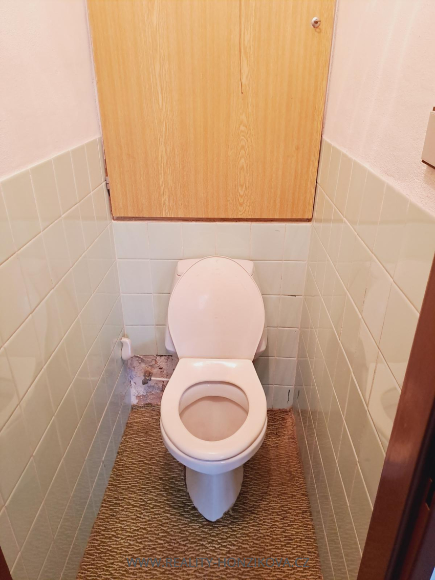 Pronájem, byt 3+1, 70m2, ul. Farní, Štěnovice