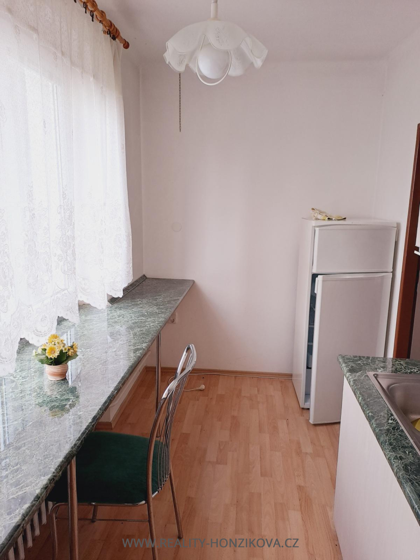 Pronájem, byt 3+1, 70m2, ul. Farní, Štěnovice