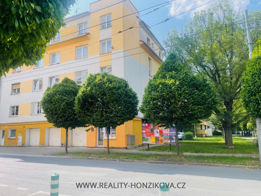 Pronájem, byt 1+kk, ul. Sladkovského, Plzeň -město