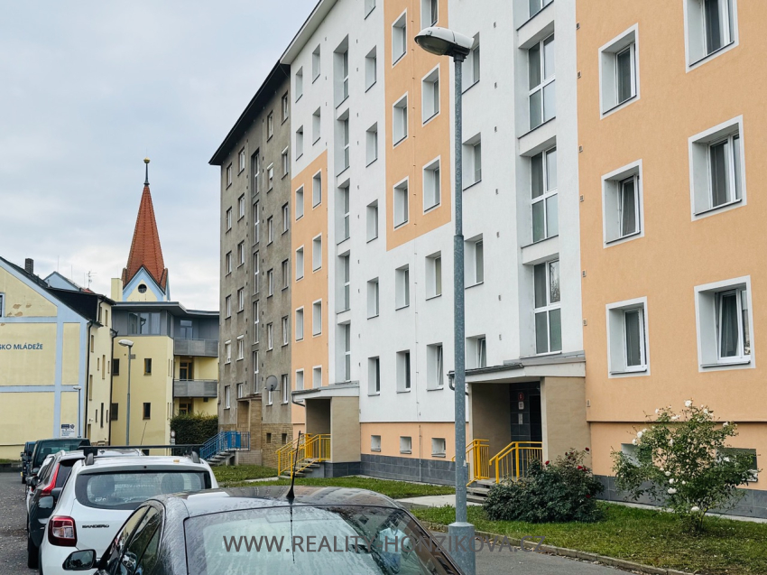 Pronájem, bytu 3+1+B, 84m2, ul. Revoluční, Plzeň - Lobzy